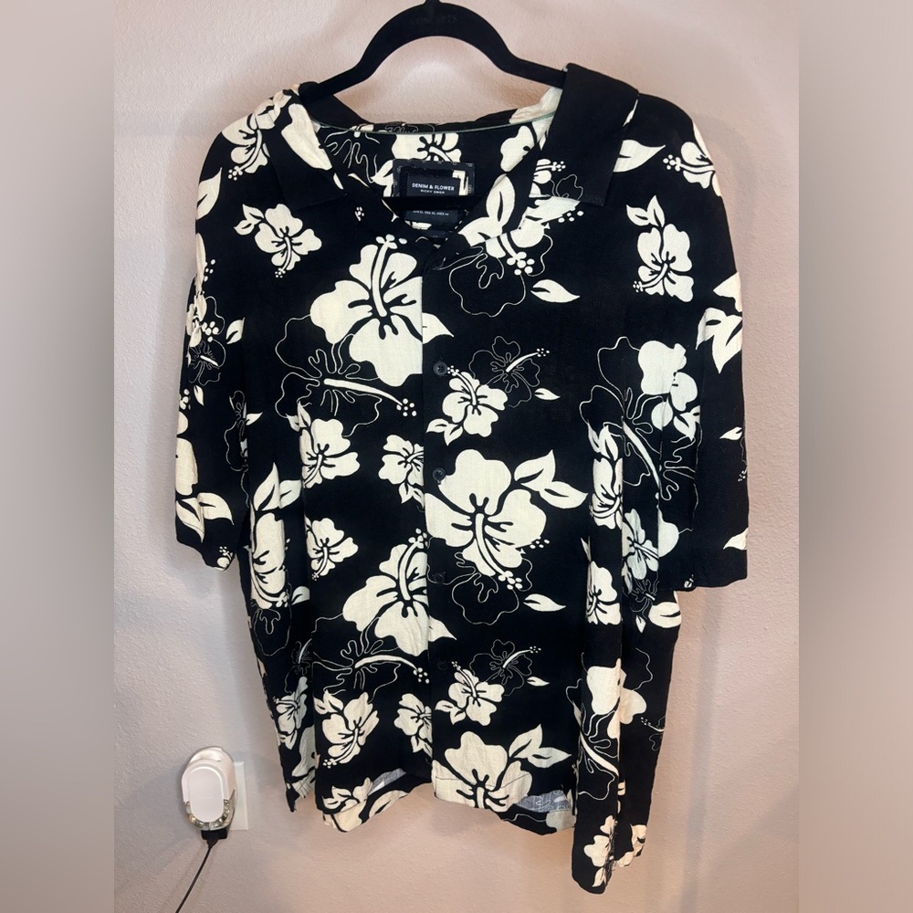Ricky Singh Floral Black and White Button Down Shirt/ XL